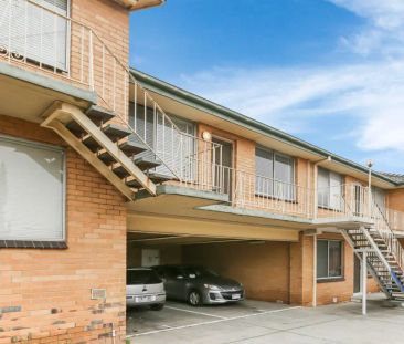 Well-Presented 1-Bedroom Apartment Close to Transport and Shops - Photo 3