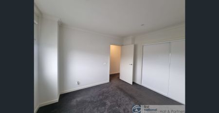 Townhouse with Room to Move - Photo 4