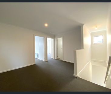 Luxury Double-Storey Townhouse! - Photo 3