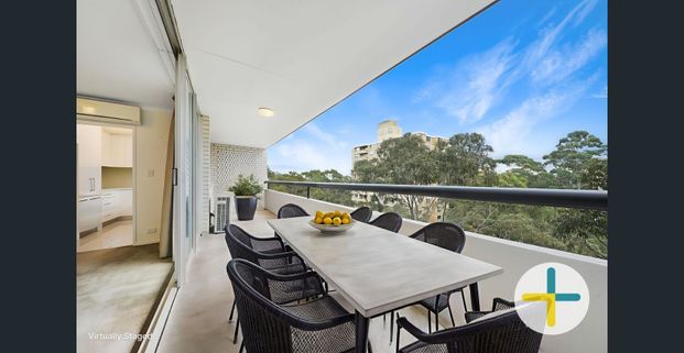 Stunning Sun filled apartment with private leafy aspect - Photo 1