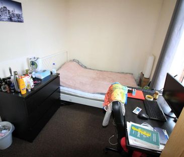 4 bedroom terraced house to rent - Photo 6