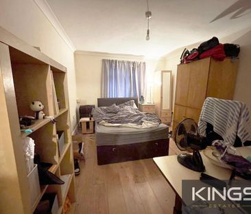 3 bedroom flat to rent - Photo 4