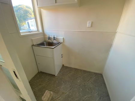 9B Surrey Street, Manurewa, Auckland - Photo 2