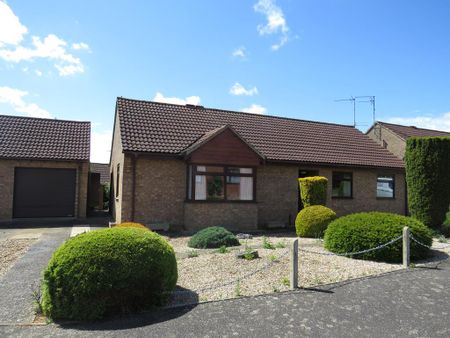 3 bedroom detached bungalow to rent - Photo 4
