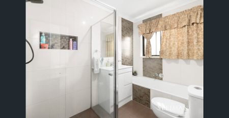 Renovated Comfort with Exceptional Indoor-Outdoor Space - Photo 2