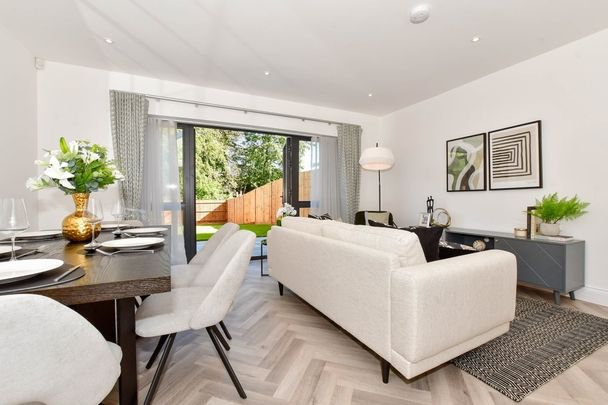 4 bedroom terraced house to rent - Photo 1