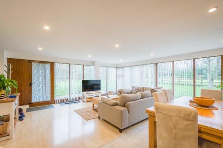 2 bedroom barn conversion to rent - Photo 2