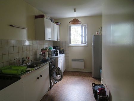 Proche facultés - APPARTEMENT T 3 - Photo 2