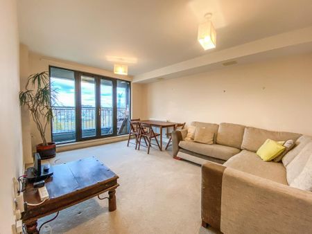 2 bedroom flat to rent - Photo 2