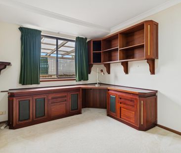 17A Godbold Close - Photo 1