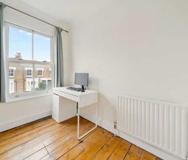 3 bedroom flat to rent - Photo 3