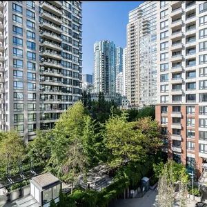 Beautiful Furnished 1Bedroom+Den at the heart of Yaletown! - Photo 2