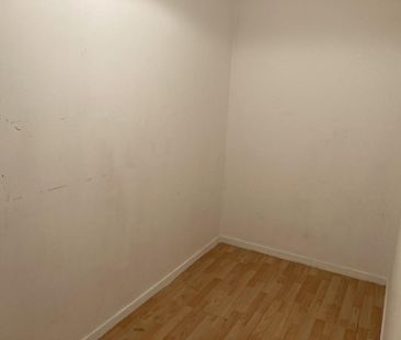 Location Appartement 4 pièces 70m² ST PIERRE DES CORPS 37700 - Photo 4