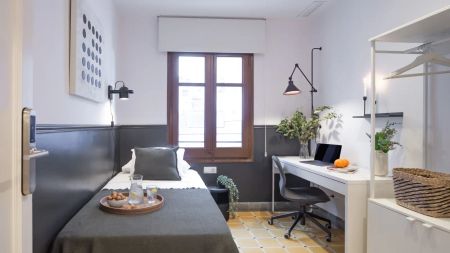 Room in a shared 15-bedroom apartment for rent in el Camp d'en Grassot i Gracia Nova, all bills included - Photo 4