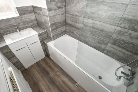3 bedroom apartment to rent - Photo 4
