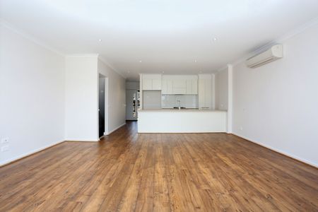 11 Linacre Drive, Bundoora VIC 3083 - Townhouse For Rent | Domain - Photo 2