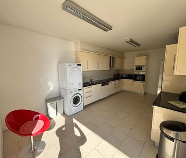 Splendide Attique avec une vue panoramique sur le lac - Photo 4