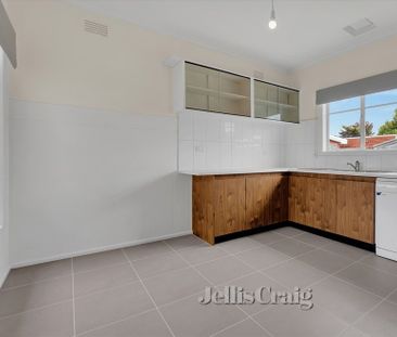 31 Myrtle Grove, Altona - Photo 4