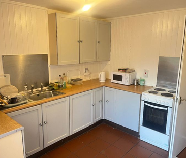 1 bedroom in a house share to rent - Photo 6
