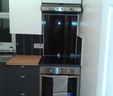 1 Bed Flat, Bedford Road, RG1 - Photo 5