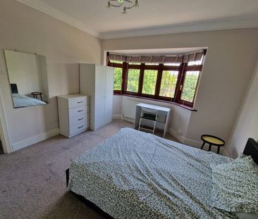 Room in a Shared House, Suffolk Road, IG3 - Photo 1