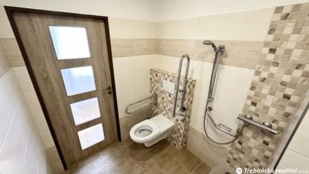 Pronájem bezbariérového bytu 1+1 Třeboň - Photo 4