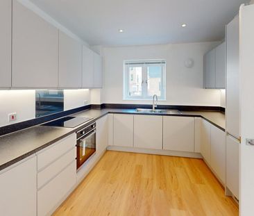 4 bedroom terraced house to rent - Photo 4