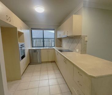 Stones throw to Coomera River - Photo 5