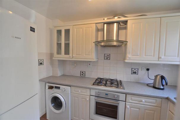 2 bedroom terraced house to rent - Photo 1