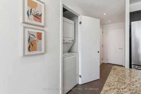 816 Lansdowne Avenue #1402 - Photo 3