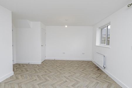 3 bedroom semi-detached house to rent - Photo 3