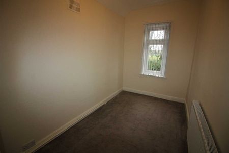 3 bed End of Terrace House - Photo 4