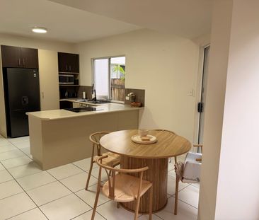 Charming 3-Bedroom Townhouse in Prime Mooloolaba Location – Water I... - Photo 6