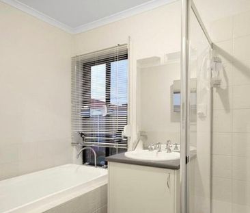 Cranbourne East - Photo 6