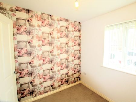 Flat to rent on - Photo 4