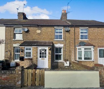 Wyatt Road, Staines, Surrey, TW18 - Photo 5