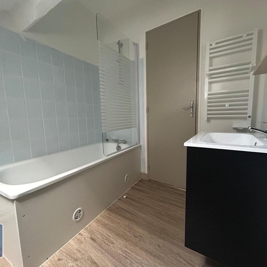 Location Appartement 2 pièces 44m² ALENCON 61000 - Photo 1
