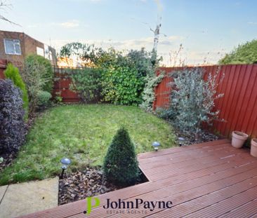 Crediton Close, Styvechale, Coventry, CV3 5PX - Photo 3