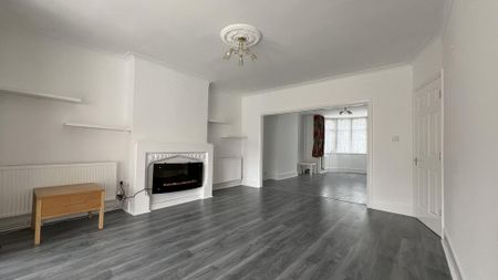 5 bedroom semi-detached house to rent - Photo 2