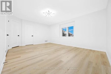 20 MCNICOL CRESCENT - Photo 3