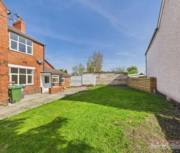 2 bedroom semi-detached house to rent - Photo 3