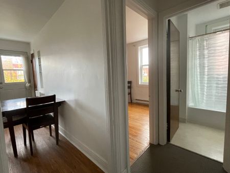 5037 Av. Bessborough - Photo 2