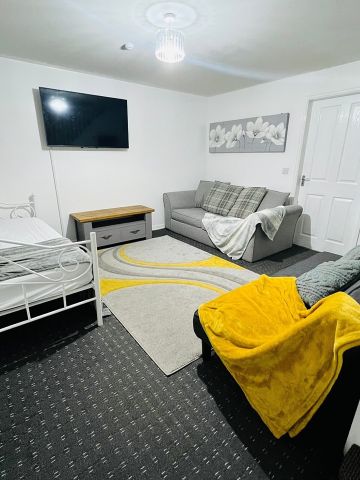 3 Bed Semi-Detached House, Tunnel Road, L7 - Photo 2