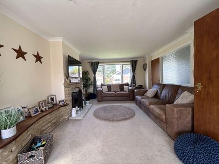 4 bedroom detached house to rent - Photo 4