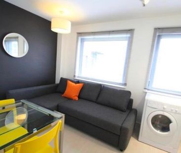 Studio Flat, Manor Mills, LS11 - Photo 4
