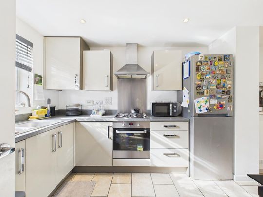 3 bedroom terraced house to rent - Photo 1