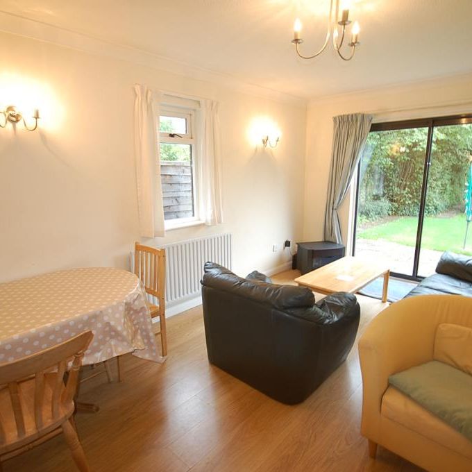 Limes Road, Egham, Surrey, TW20 9QT - Photo 1