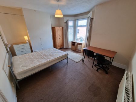 4 Bed Student Accommodation - Photo 5