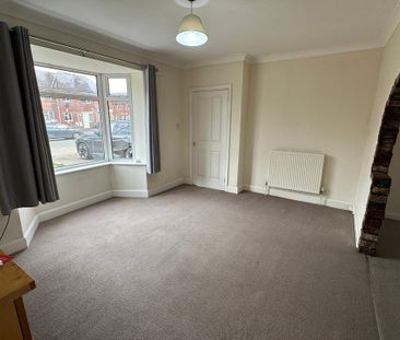 3 bedroom end of terrace house to rent - Photo 1