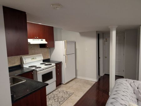 For Lease - 3434 CRIMSON KING Circle, Mississauga, Ontario - Photo 4